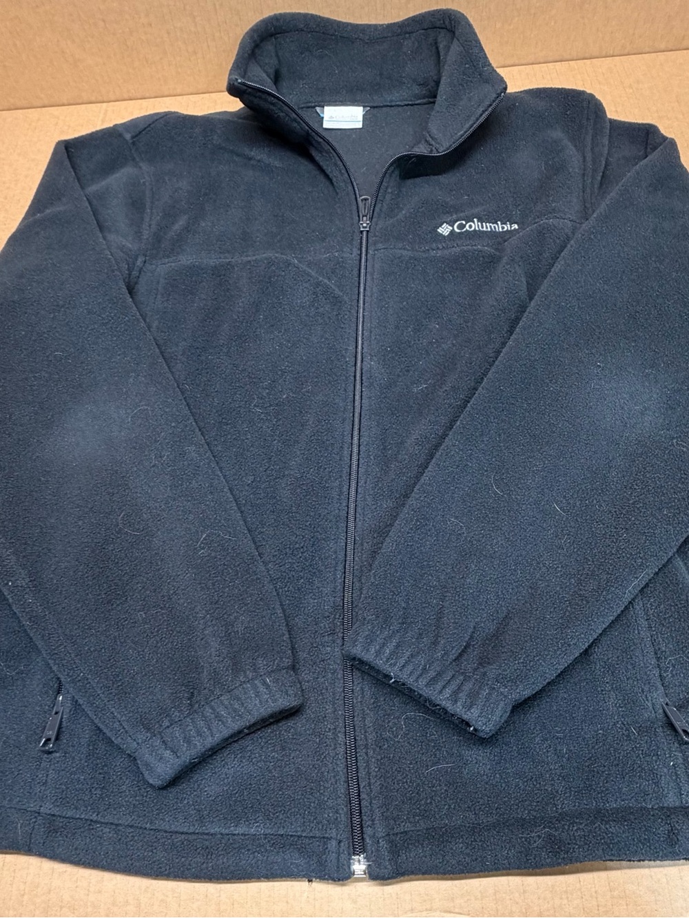 Columbia Black Full-Zip Lightweight Fleece Jacket